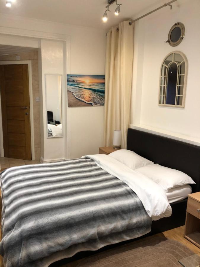 Modern Apartment In Twickenham Highstreet Экстерьер фото